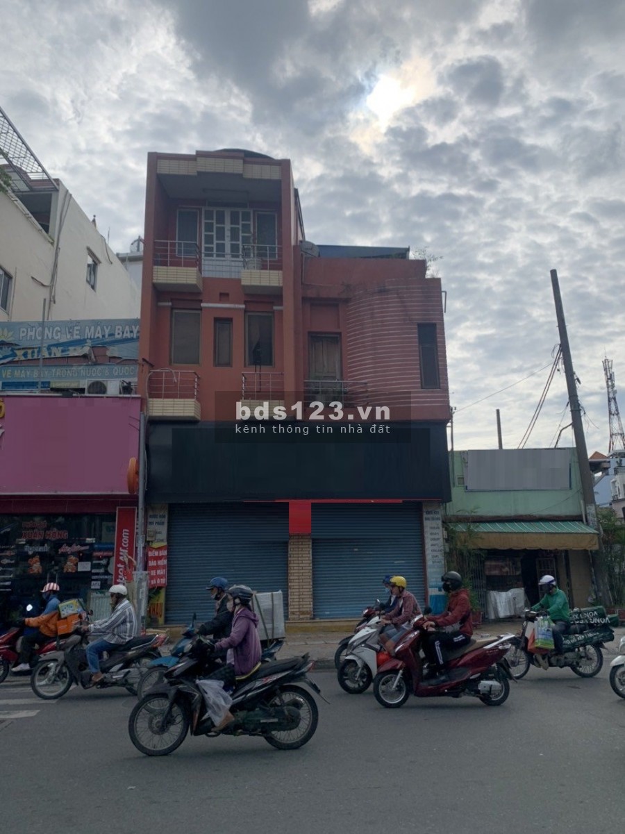 Cách Mạng Tháng 8 nguyên căn 8 x 23. Nhà vị trí đẹp