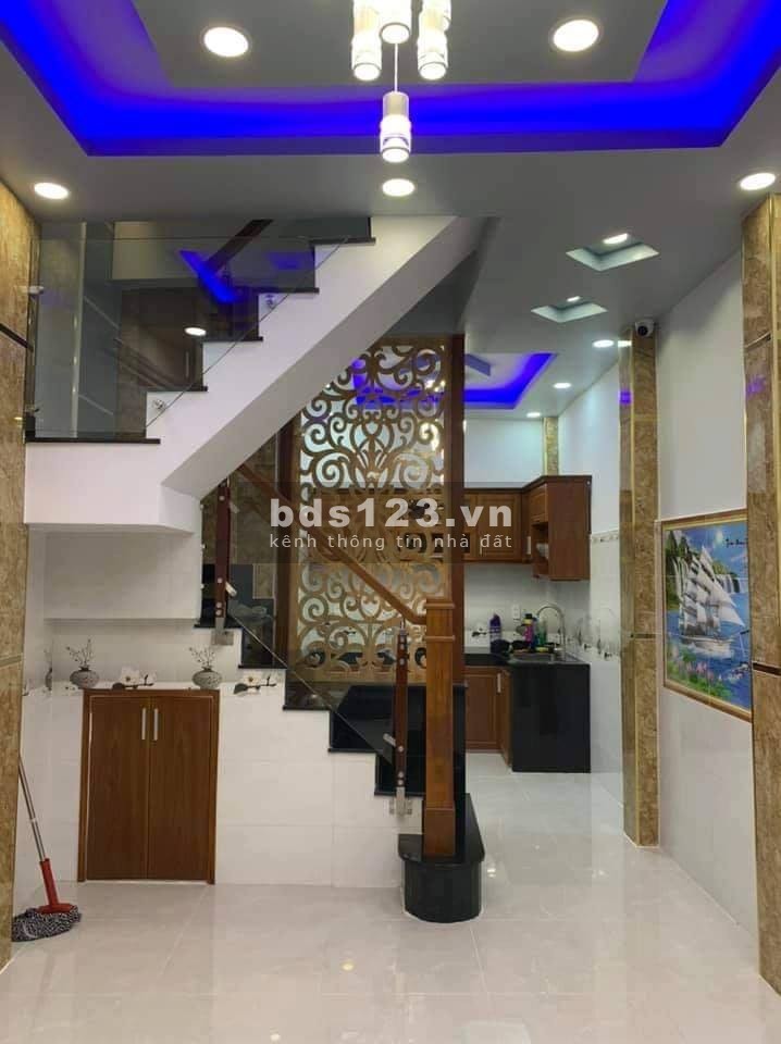 Nhà SHR mới xây 3 lầu sát mặt tiền đường Liên Khu 4 - 5 Q. Bình Tân ngay chợ Bình Thành