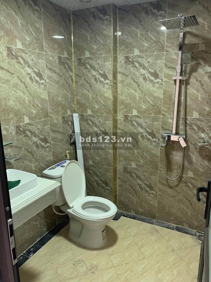 2,8 tỷ nhà ngõ 343 An Dương Vương, DT 30m2 MT 5m, xây mới 5 tầng