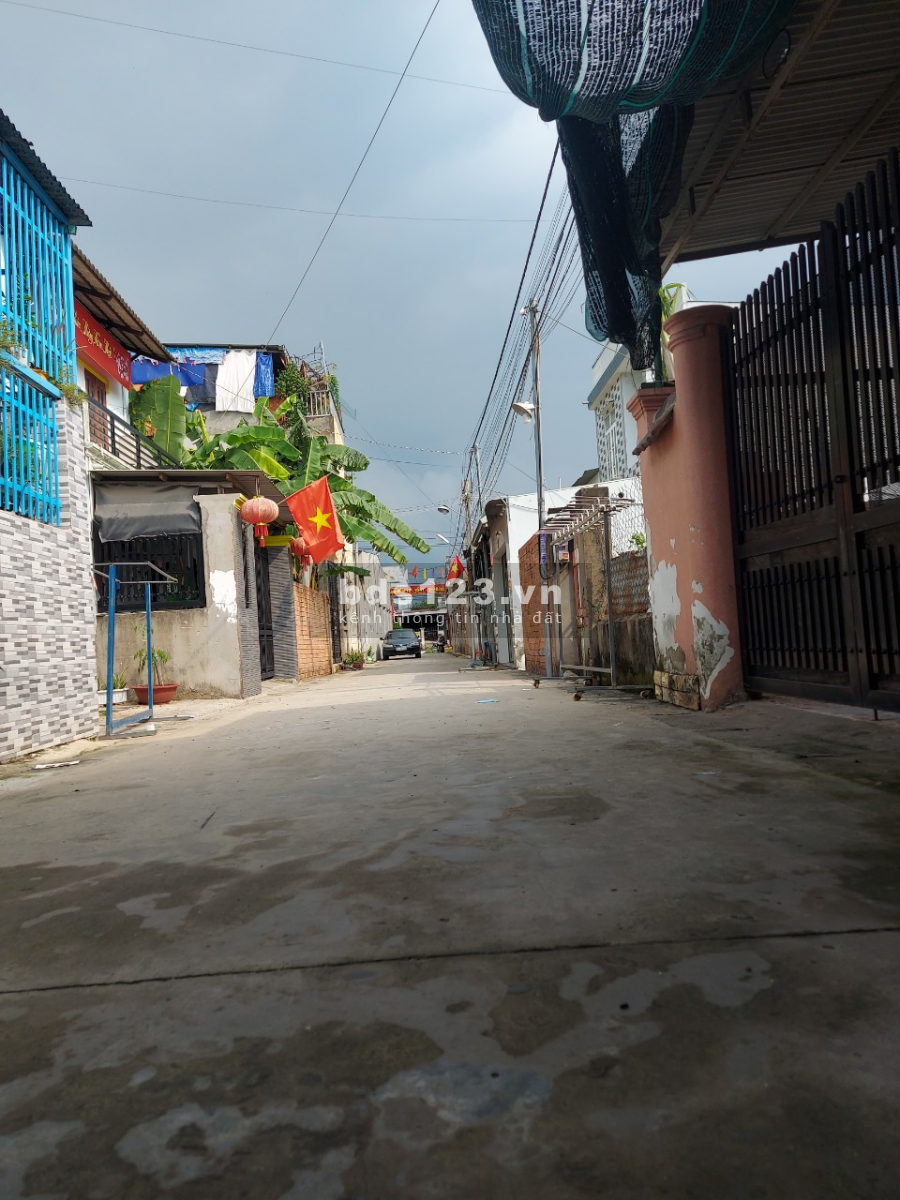 Nhà 1 lầu 1 trệt, SHR, Hướng Đông, đường Nguyễn Thái Học, kp4, Trảng Dài