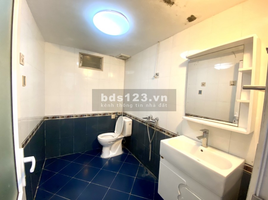 Bán nhà phố Nguyễn Văn Cừ, ngõ thông, diện tích sử dụng 44m2 giá 3.7 tỷ