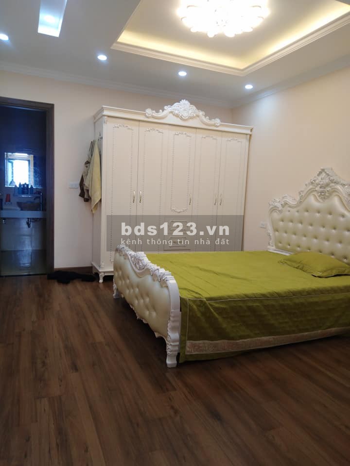 Nhà trên đường Võ Chí Công giá 3,6 tỷ, 37mx4 tầng, căn góc, đẹp ở luôn