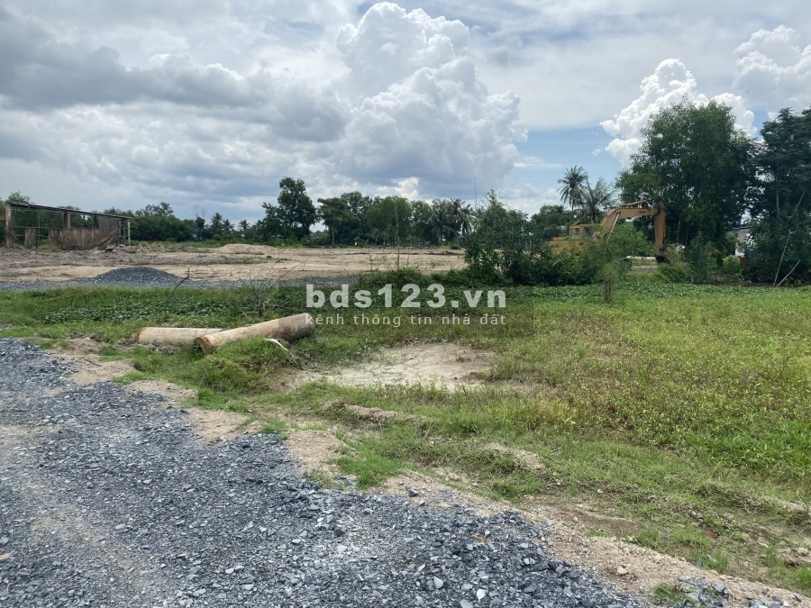 CoVid đến tôi cần bán 1 lô đất 1018m2 đường nhựa ở Xã Phước Bình-Long Thành,SHR