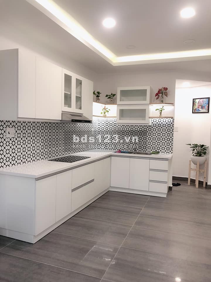Nguyễn Thượng Hiền, 3 tỷ 500 triệu, nhà 2 tầng, đẹp, ngang rộng 4m