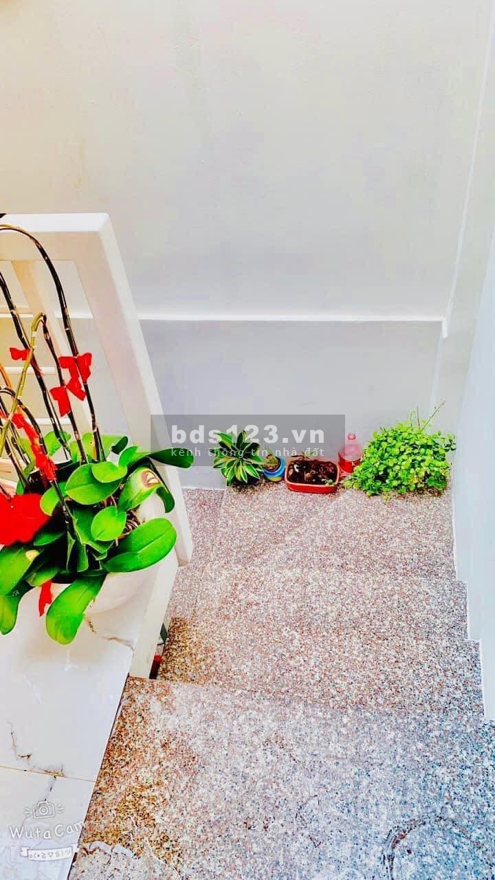 Bán nhà Vườn Lài hẻm xe Tăng, giá rẻ bèo nhỉnh 4 tủ, full nội thất