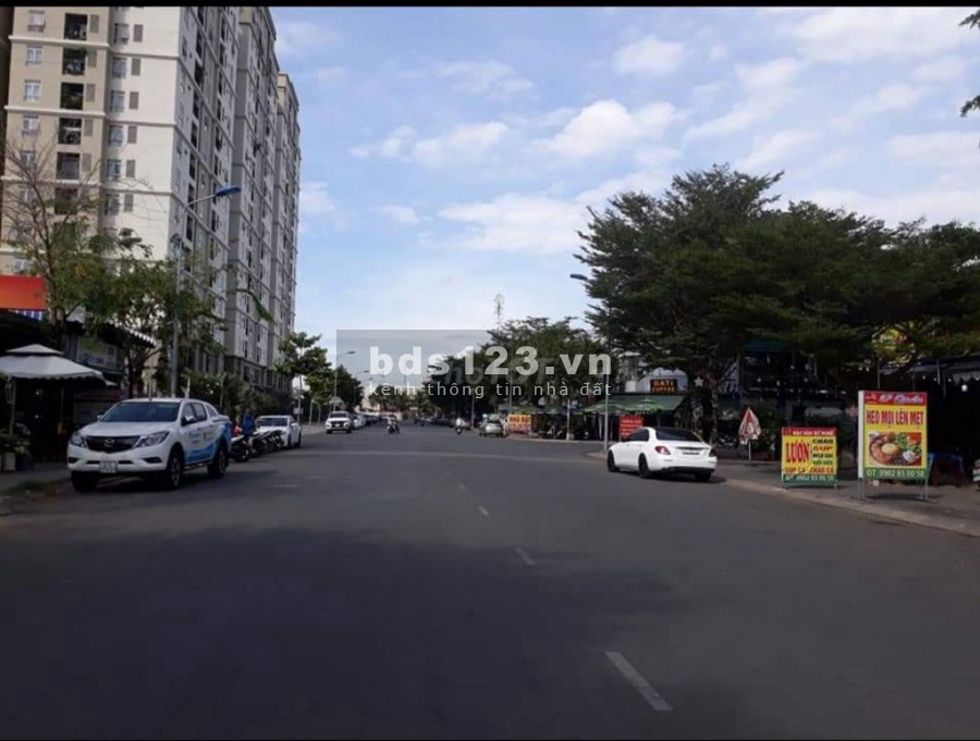 Cho thuê nhà GÓC NGÃ TƯ SIÊU ĐẸP, 1 trệt 1 lầu, Phường Phước Long B, Q9