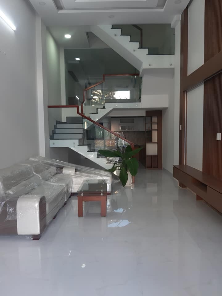 Bán gấp nhà 4 tầng hẻm xe hơi trung tâm kinh doan đa ngành nghề quận gò vấp