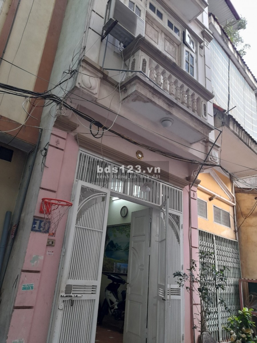 Bán nhà Hoàng Quốc Việt, Cầu Giấy 30m2, 5 tầng, 2.9 tỷ