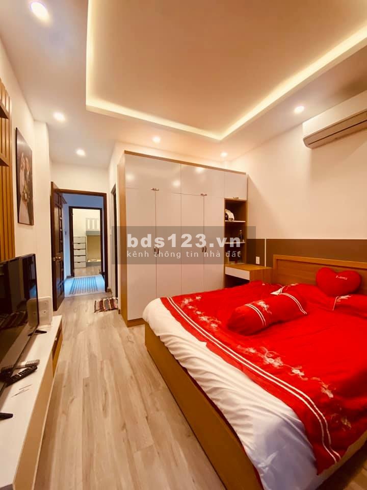 Xe hơi đậu cửa Hòa Hảo Quận 10 dt 54m2 5PN Đầy đủ nội thất Giá 9 tỷ