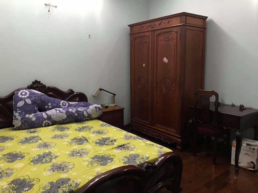 Bán nhà Lạc Long Quân, lô góc ô tô tránh nhau, kinh doanh đỉnh, 50m, 5T, mt 4.7m, giá 13.5 tỷ