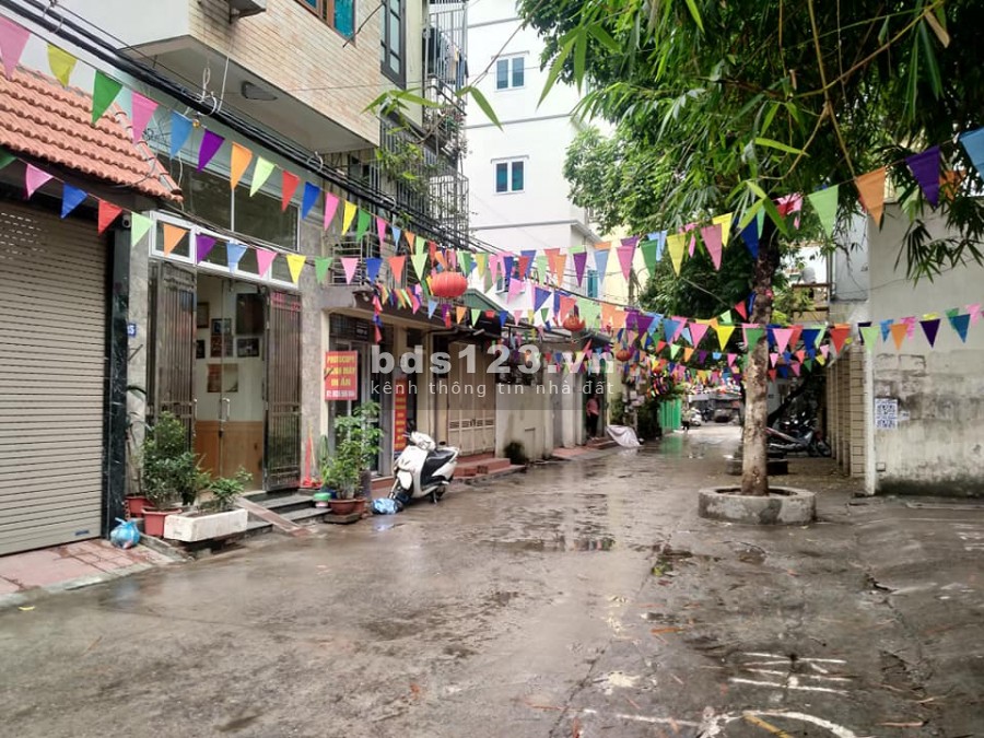 Kinh doanh đỉnh, đối diện cổng trường, ô tô ra vào tránh nhau thoải mái, 5 tầng