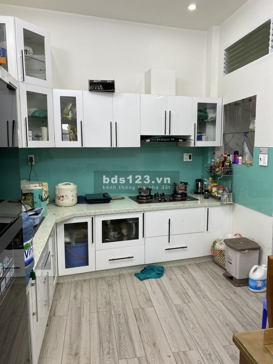 Cần tiền giảm giá bán gấp nhà sổ hồng DT đất 65m2 hẻm P15 Phú Nhuận