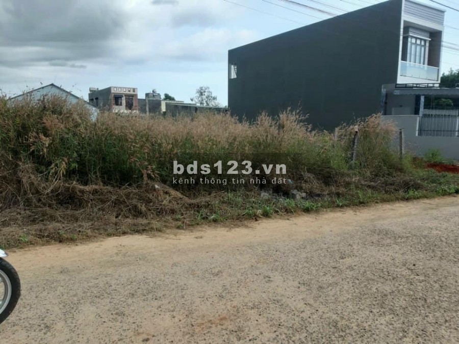 Bán lô đất 2 mặt tiền khu biệt thự Kim Minh đường Lê Hồng Phong. Cách biển 100m.