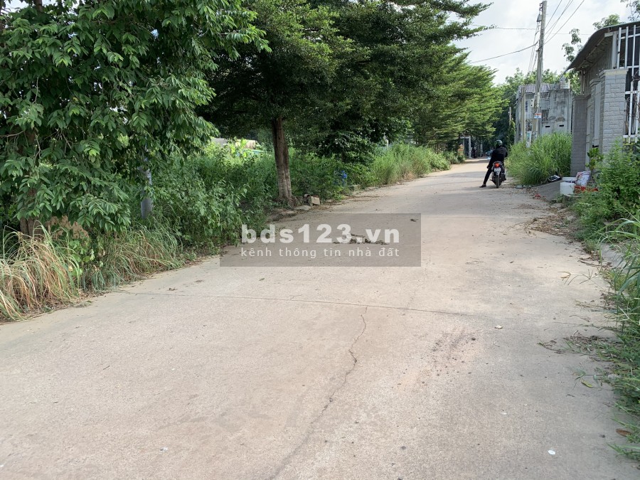 Cần bán 24 phòng trọ cùng 450m2 đất gần ngay chợ tiện kinh doanh mua bán, dân đông, giá rẻ