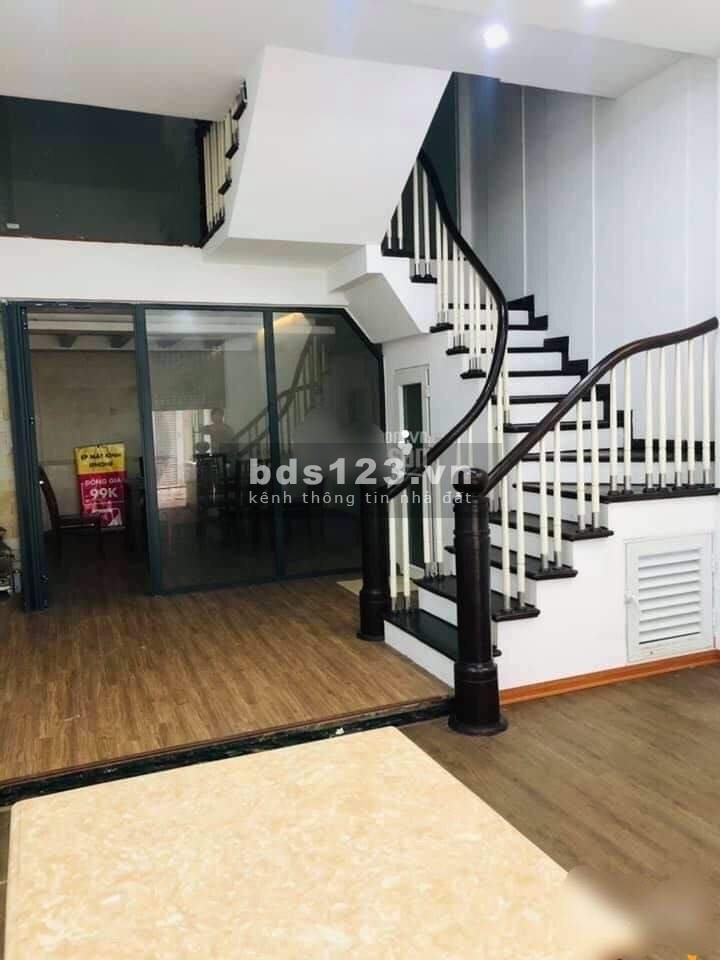 MẶT Phố Chùa Hà ( Bán Gấp) Nhà 65m, Kinh Doanh vô đich. có Vỉa Hè. Quận Cầu Giấy