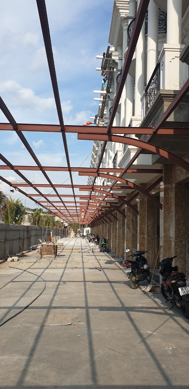 Bán nhà phố Nguyễn Thị Khắp trung tâm thành phố Dĩ An, giá từ 5.1 tỷ, KHCC