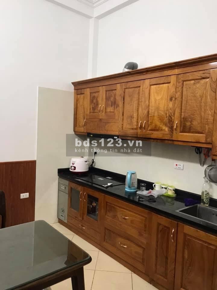 Tuyệt phẩm mặt ngõ ngõ thông, cách phố 50m, 3 tầng đúc, dt 35m2
