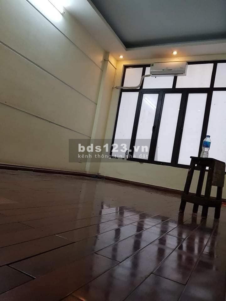 Bán Nhà Quận Cầu Giấy 36m x 5 Tầng. Lô Góc Ô Tô Kinh Doanh sầm uất. Giá chỉ: 5.8 tỷ