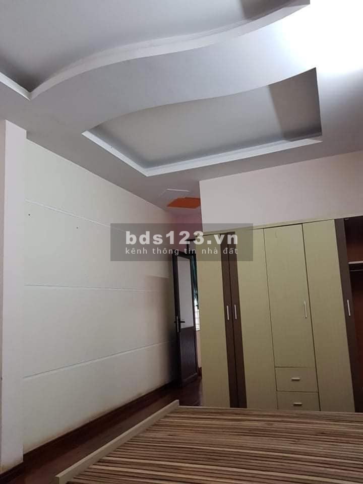 Bán Nhà Quận Cầu Giấy 36m x 5 Tầng. Lô Góc Ô Tô Kinh Doanh sầm uất. Giá chỉ: 5.8 tỷ