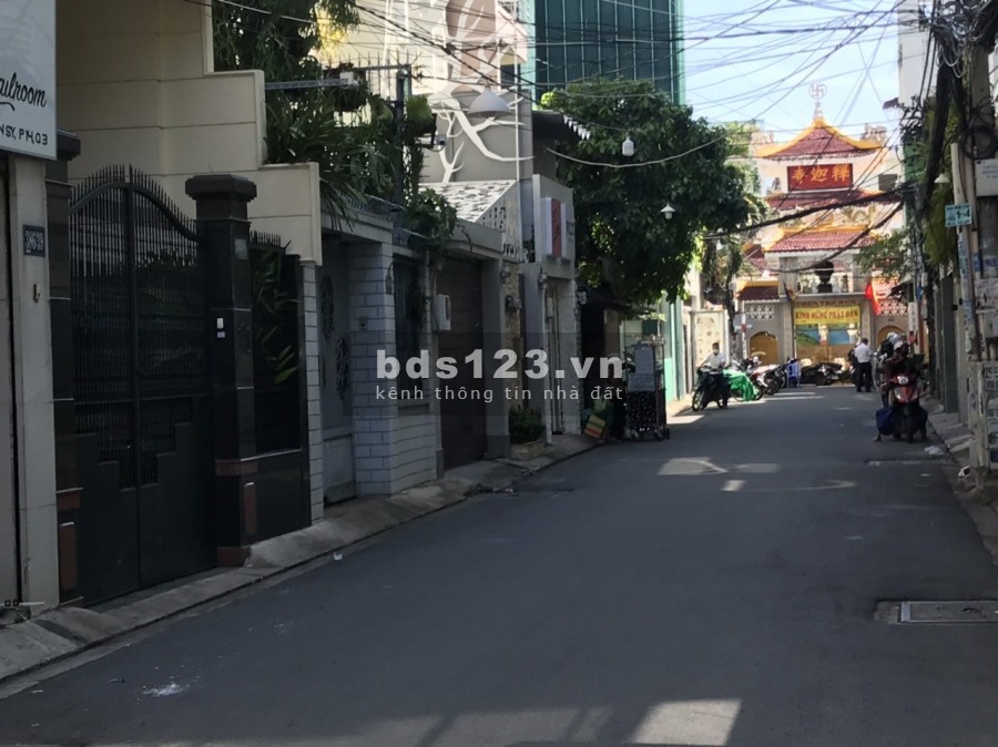 Cho thuê nhà nguyên căn Lê Văn Sỹ Quận 3 5x20m trệt 2 lầu sân thượng HXT có sân trước nhà để xe thoải mái