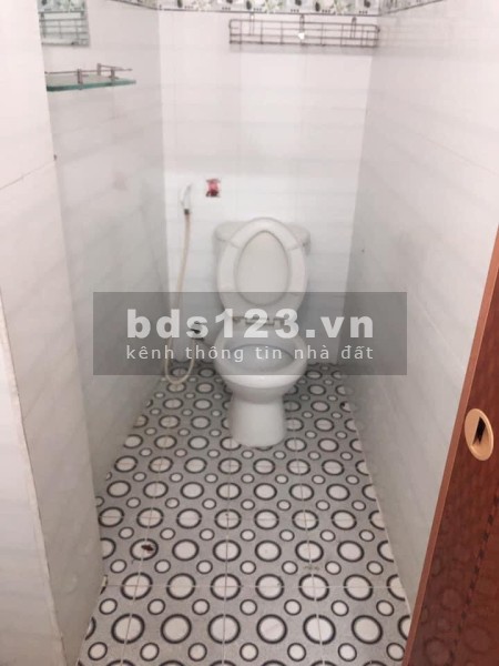 Quận 10 hẻm trước nhà 5m dt 35m2 giá nhỉnh 4 tỷ, kết cấu 1 trệt 1 lầu