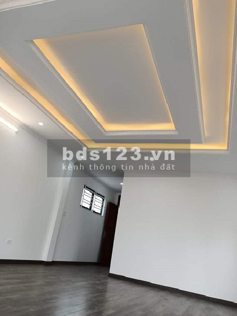 Nhà mới Xuân Phương Trịnh Văn Bô giá 2.65 tỷ, dtsd 40m2, 4 tầng đúc, 5 pn, ô tô