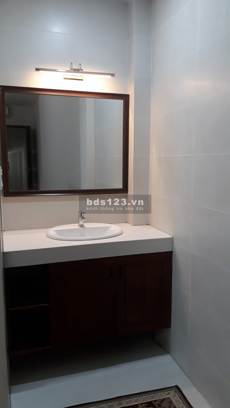 Nhà mới Đội Cấn, ngõ ô to, gần hồ, tặng nội thất, dt 38m2, 5 tầng, giá 4.3 tỷ