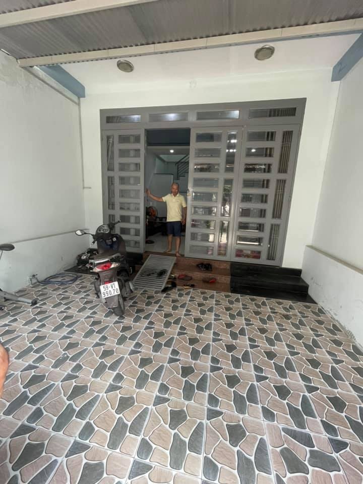 Nhà rẻ mà hẻm lại đẹp, xe tải tránh nhau, diện tích rộng, phù hợp túi tiền, mua ngay kẻo bán mất.
