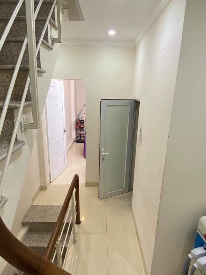 Bán nhà khu phân lô phố Võ Văn Dũng, Hoàng Cầu, Đông Đa, 120m2, 4 tầng, mt 4m, ô to đỗ cửa, giá 7.5 tỷ, lh 0904547386 (Miễn Trung Gian)