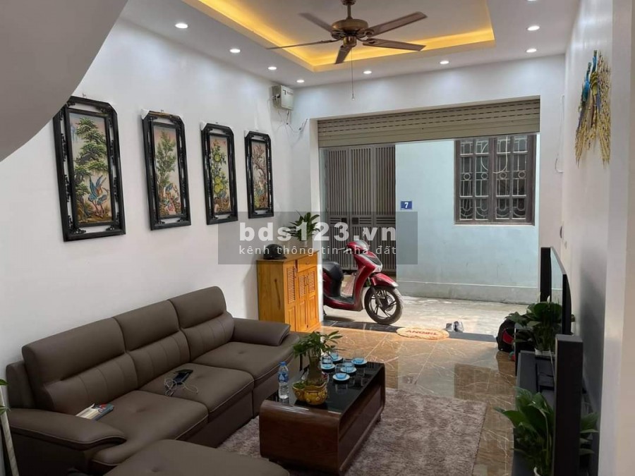 Bán nhà gần công viên cầu giấy ô tô, kinh doanh, dt 78m, giá 4.9 tỷ, liên hệ 0975626023