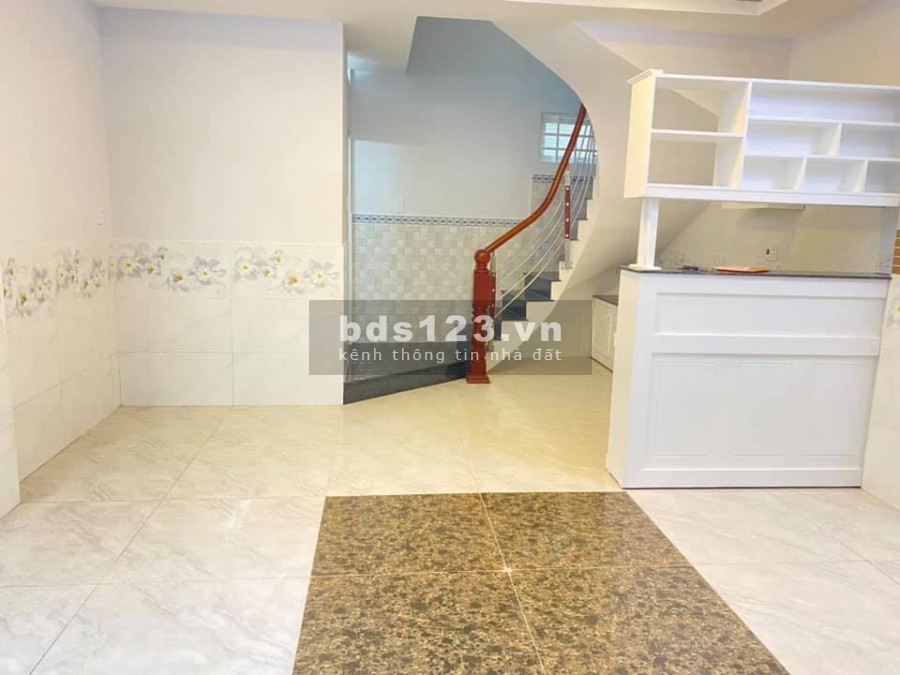 Bán gấp nhà mặt tiền đường Phan Đăng Lưu Phường 1 Phú Nhuận 4 tầng giá 8.5 tỷ.