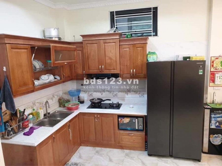 Bán nhà đẹp Cầu giấy ô tô đỗ cửa mt 20m ra phố Giá 6.9 tỷ