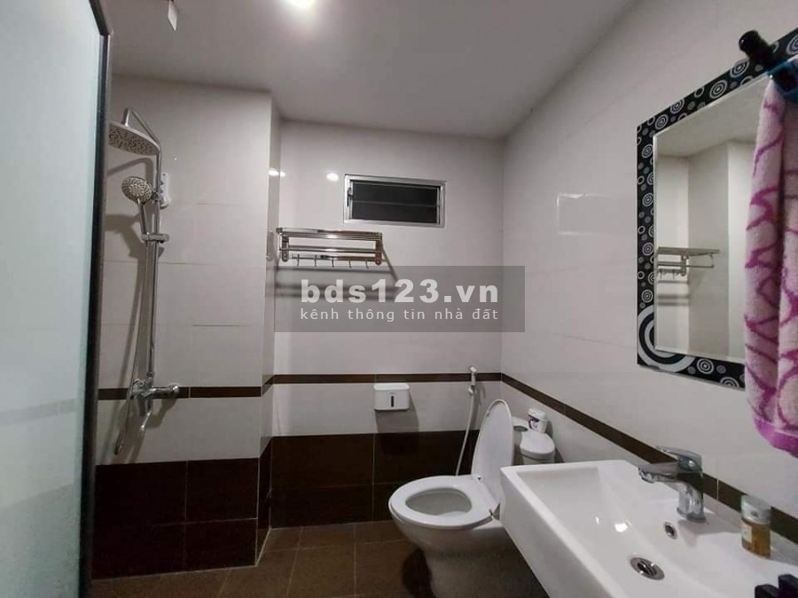 Nhà đẹp gần phố, ô tô ra vào thoải mái, an sinh đỉnh, nội thất nhập