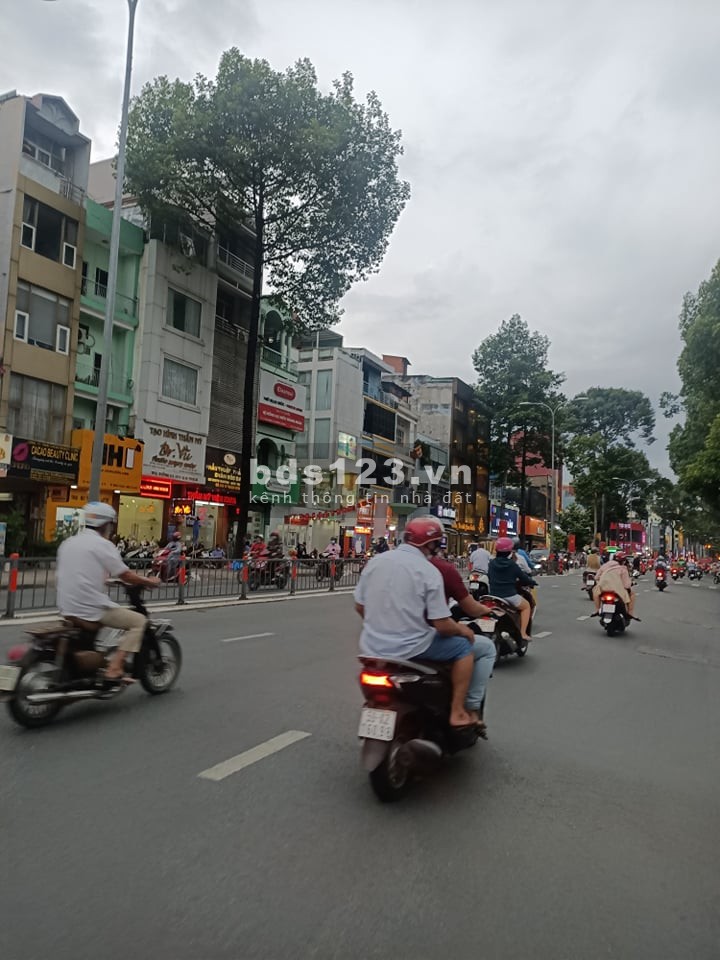 Bán GẤP nhà đường 3/2 150tr/m2 Q10, 96m2 6,3mx15m chỉ 16.5 tỷ thương lượng.