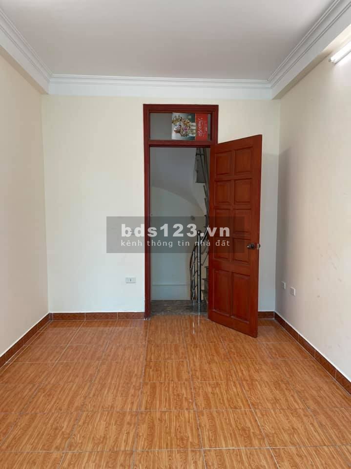 Bán nhà quận Hoàng Mai lô góc ô tô đỗ cửa kinh doanh nhỉnh 3 tỷ