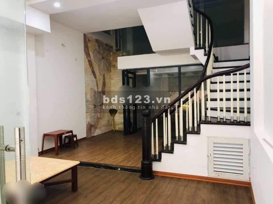 Vị trí Vip Quận Cầu Giấy DT 65m2 x 6T, nhà đẹp ở luôn. Giá 13,5 tỷ