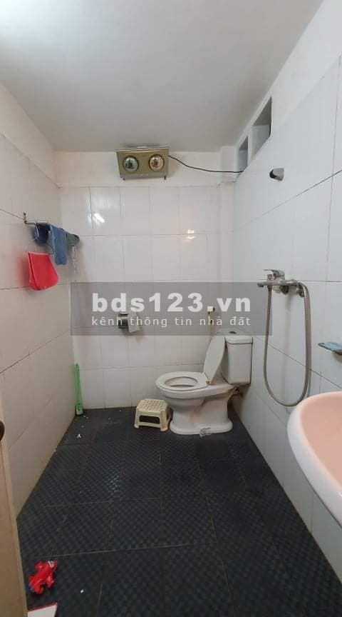 Bán gấp nhà Định Công, Ngõ thông ra hồ, OTO đõ cửa, nhỉnh 2.5 tỷ
