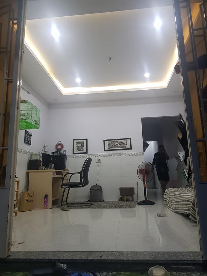 Nhà nằm ngay vòng xoay Nguyễn Kiệm, Phạm Văn Đồng, phường 3, Quận Gò Vấp, dt 58m2, Giá 4.95 tỷ