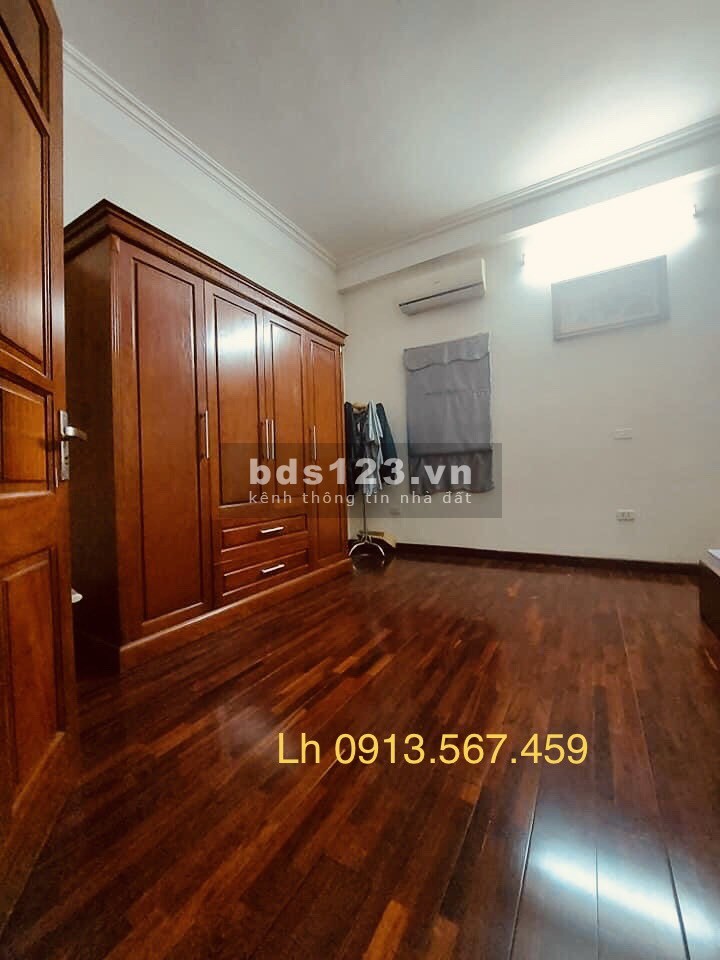 Nhà 5 tầng phân lô vỉa hè ô tô tránh khu Vip Giá 8.8 tỷ