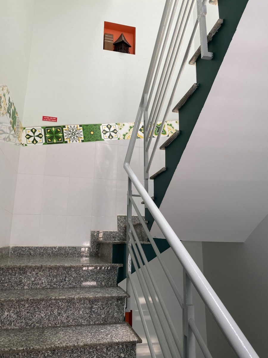 Bán nhà hẻm xe tải đường Lê Văn Lương, phường Tân Phong, Quận 7, gần mt vài căn, dt 83m2, đang cho thuê 35 triệu/tháng