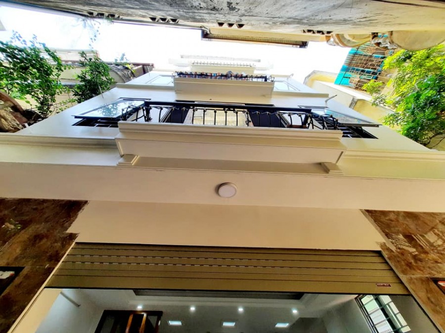 Nhà Lô Góc 5 tầng 50m2 Sổ đỏ chính chủ tại Ngõ 5 Hoàng Quốc Việt giá nhỉnh 5 tỷ