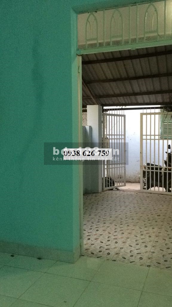 Nhà rộng 3pn đường 13 gần chợ thủ đức, có sân