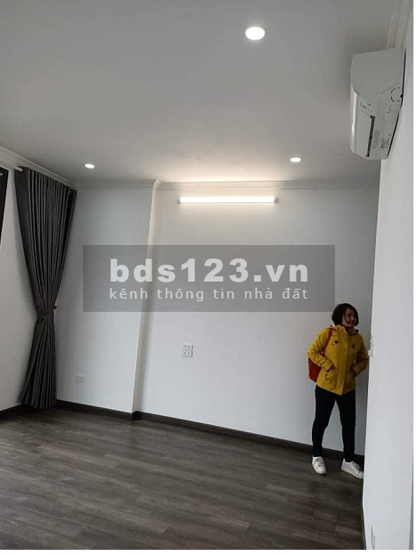 Nhà mới Xuân Phương Trịnh Văn Bô giá 2.65 tỷ, dtsd 40m2, 4 tầng đúc, 5 pn, ô tô