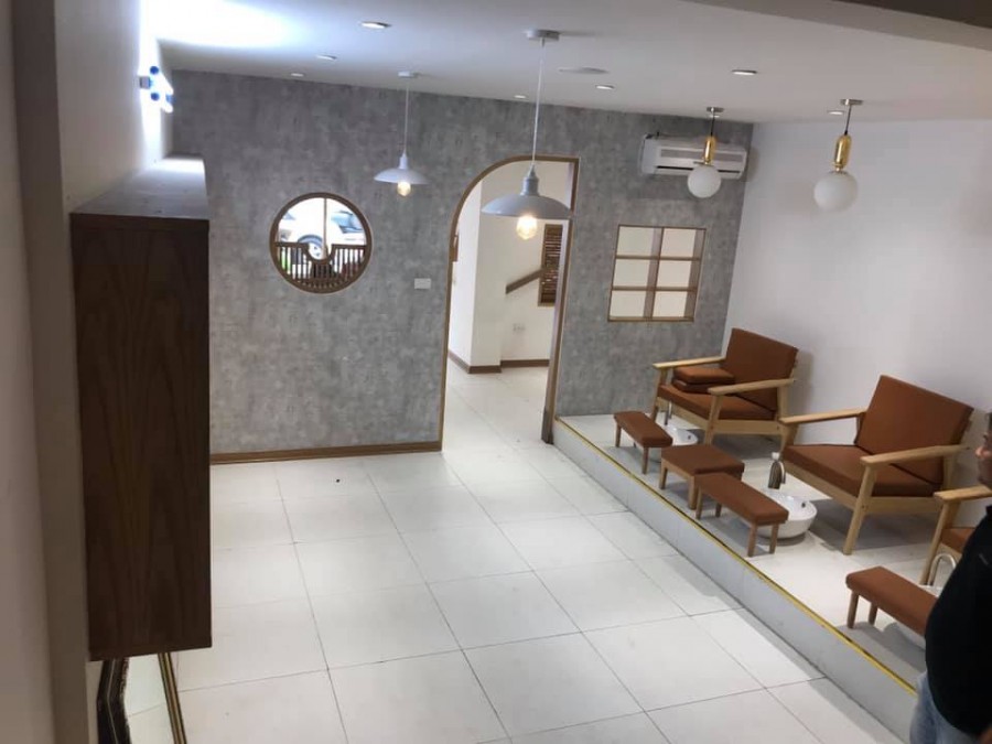 Mặt phố Chùa Láng, mặt tiền rộng, vỉa hè siêu rộng, gần Vincom, kinh doanh sầm uất, Đống Đa