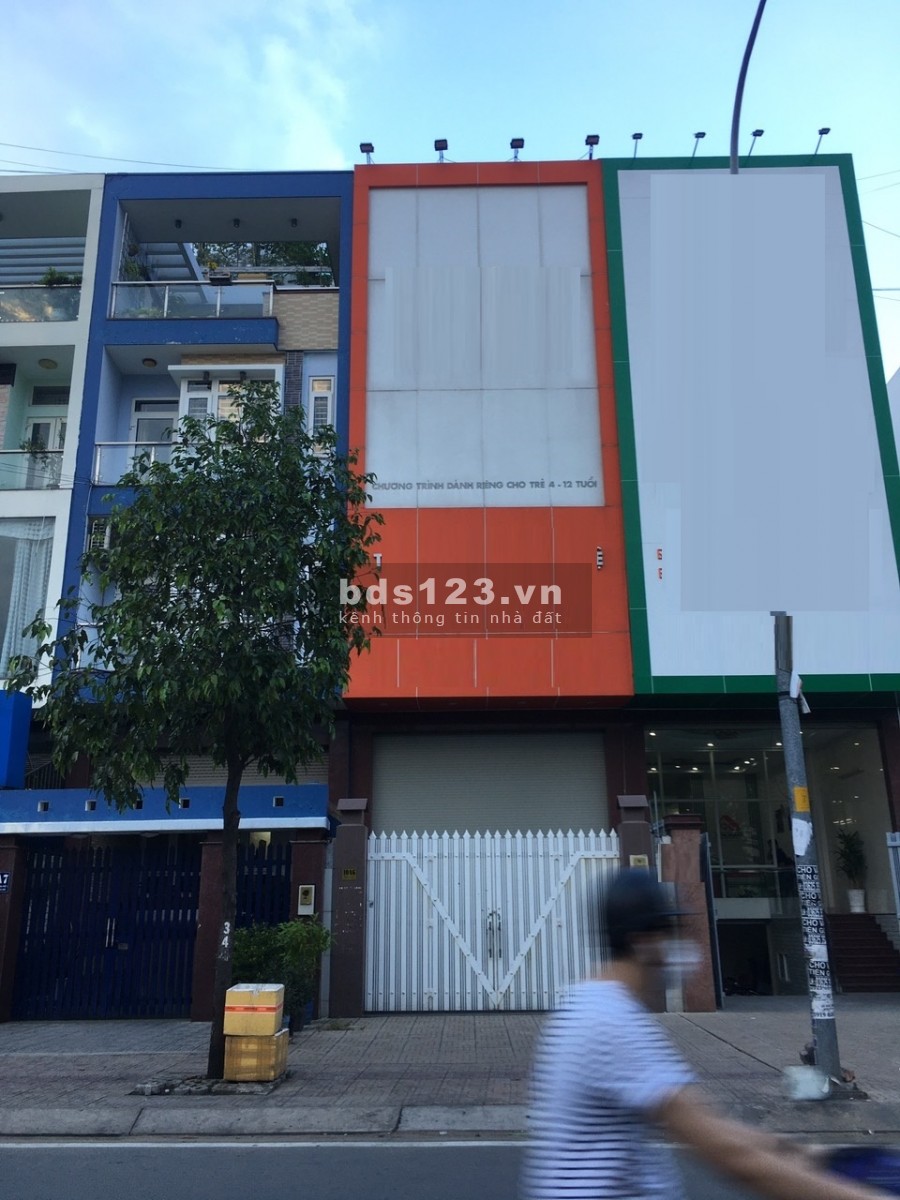 Mặt Tiền Đường Đỗ Xuân Hợp, có chỗ để xe