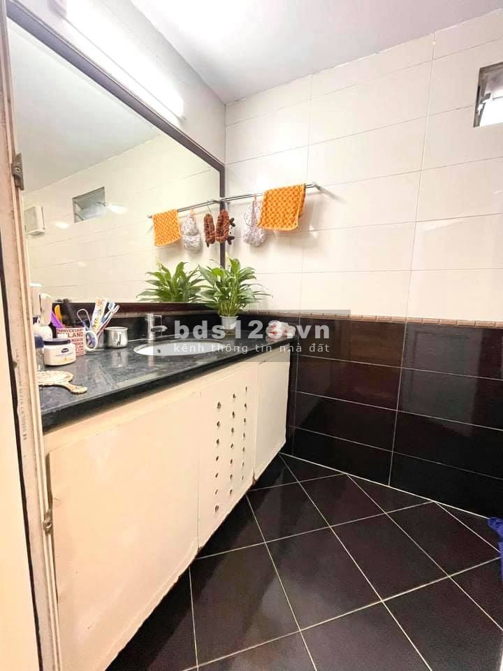 Bán nhà Thái Hà, phân lô, 40m2,4 tầng, MT5m, 4.5 tỷ. Sổ đỏ, nhà đẹp, ở ngay