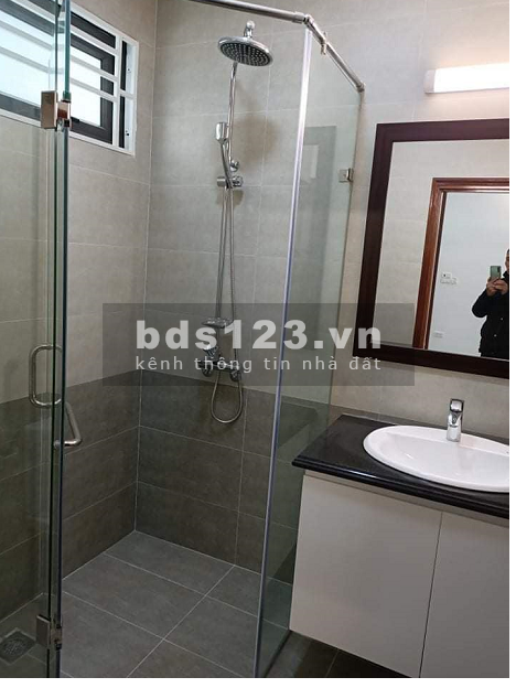 Nhà mới Xuân Phương Trịnh Văn Bô giá 2.65 tỷ, dtsd 40m2, 4 tầng đúc, 5 pn, ô tô