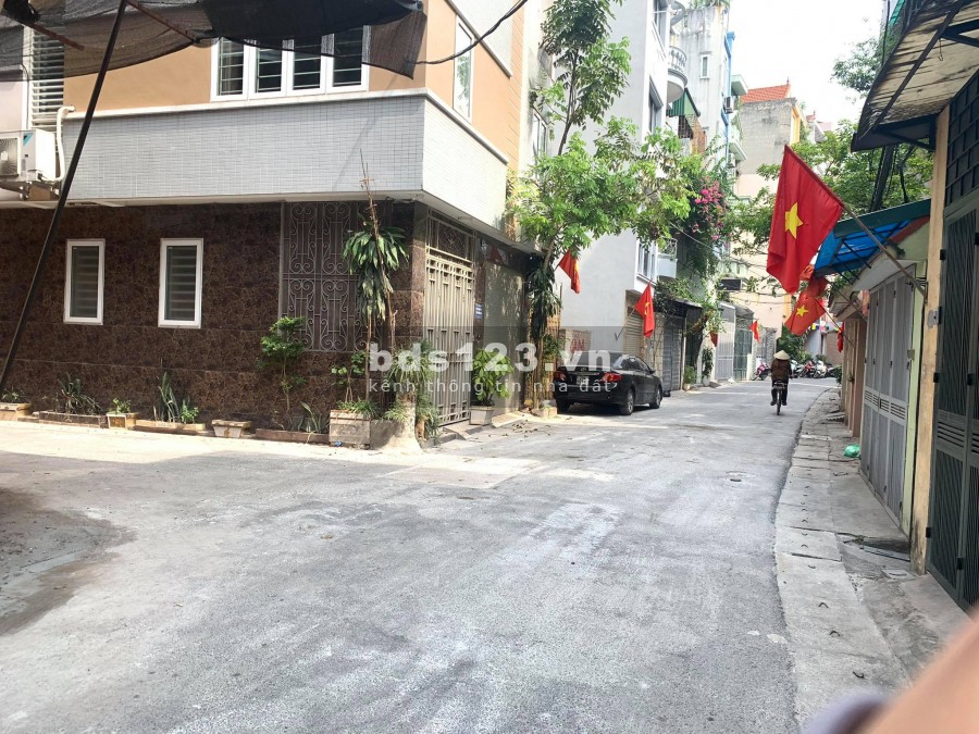 Bán nhà phố Yên Lạc, 5m ô tô tránh, cách 1 nhà ra phố, kinh doanh tốt, 3.9 tỷ