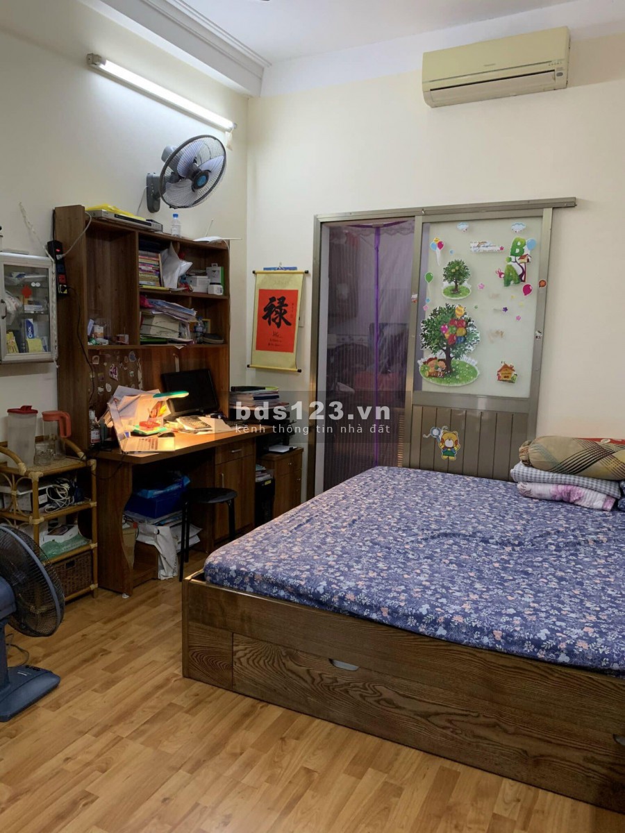 Bán gấp nhà đẹp 5 tầng ngõ phố Lê Thanh Nghị 46m2x3,7m, nhỉnh 4 tỷ lh 0947161359