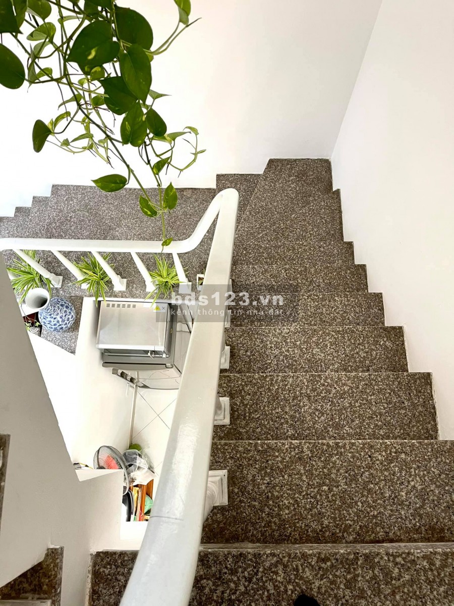 Bán nhà Thái Hà, phân lô, 40m2,4 tầng, MT5m, 4.5 tỷ. Sổ đỏ, nhà đẹp, ở ngay